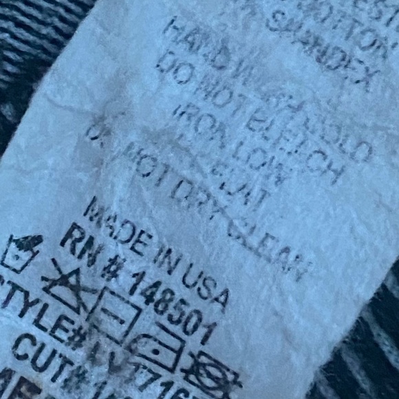 Adorable button up cropped & striped top - Picture 3 of 4